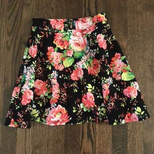 Printed stretchy skirt